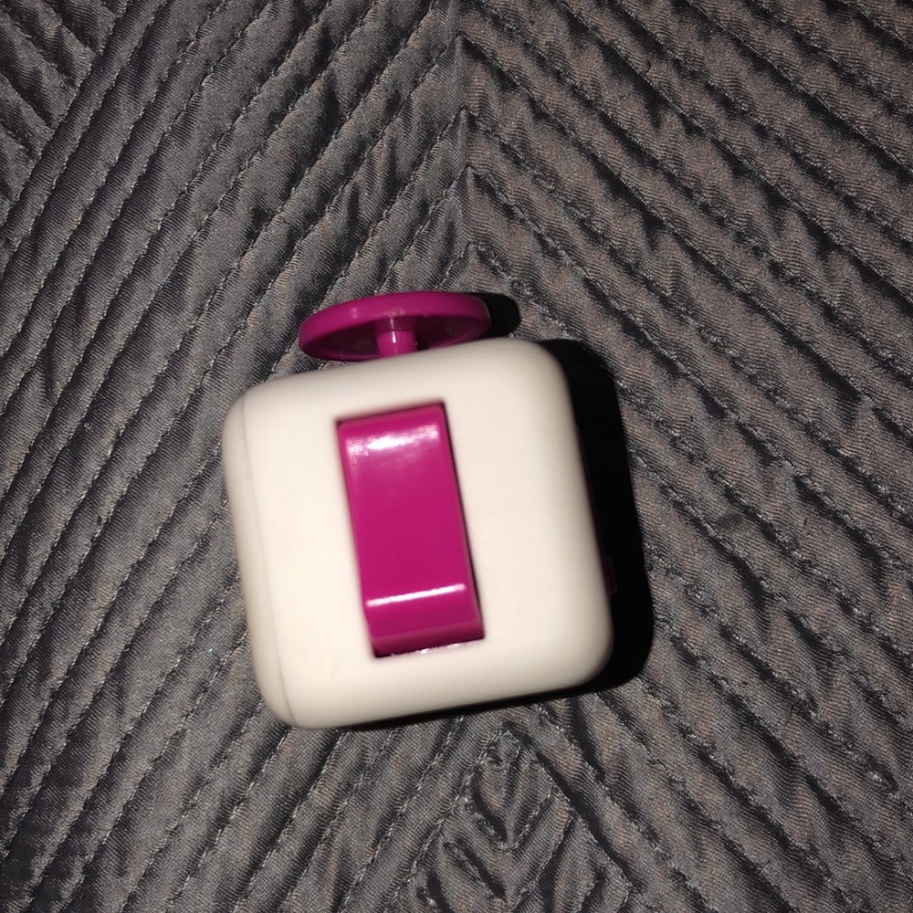 FIDGET CUBE! - Picture 4 of 7
